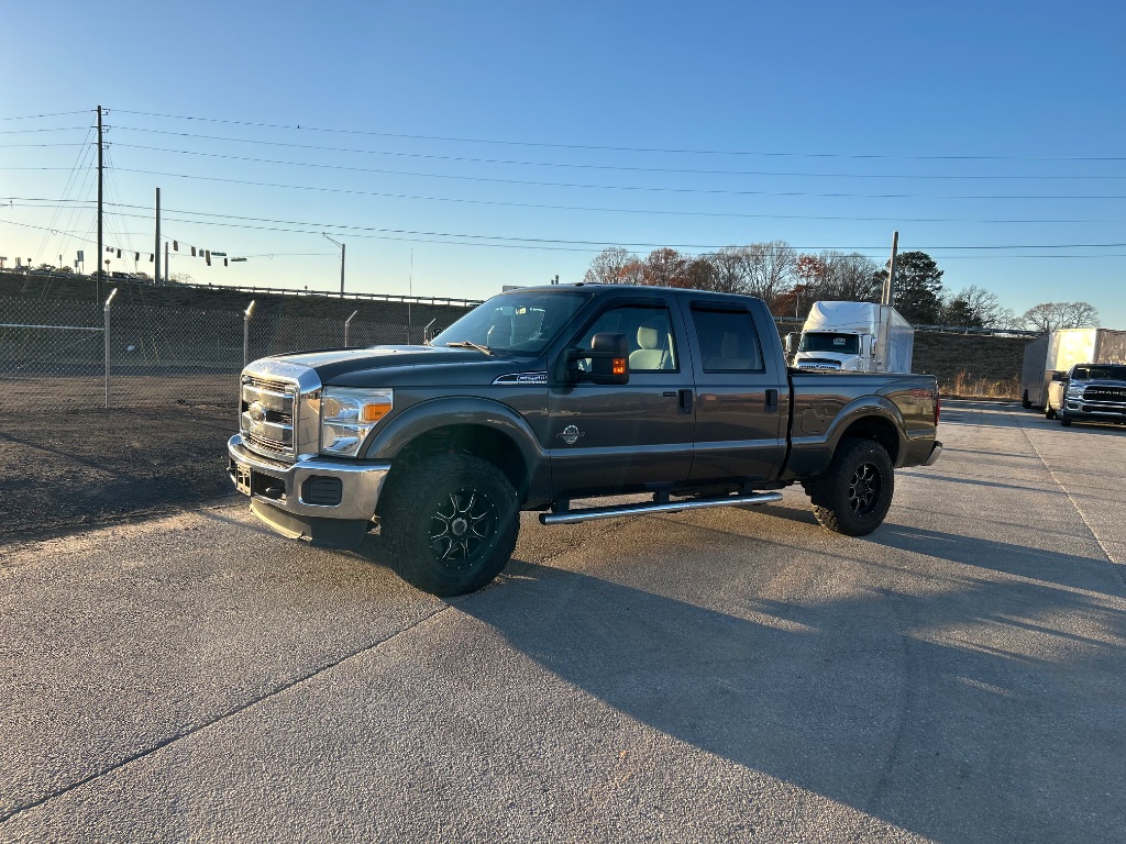 2015 Ford F-250 XLT 4x4 Crew Cab 156 in's photo